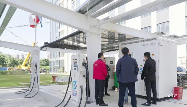 合肥工业大学、博鳌电器、古瑞瓦特领导一行莅临亿昇达调研交流