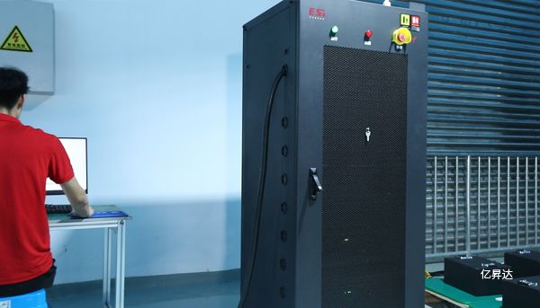 锂电池在充电和放电过程中的反应有哪些?